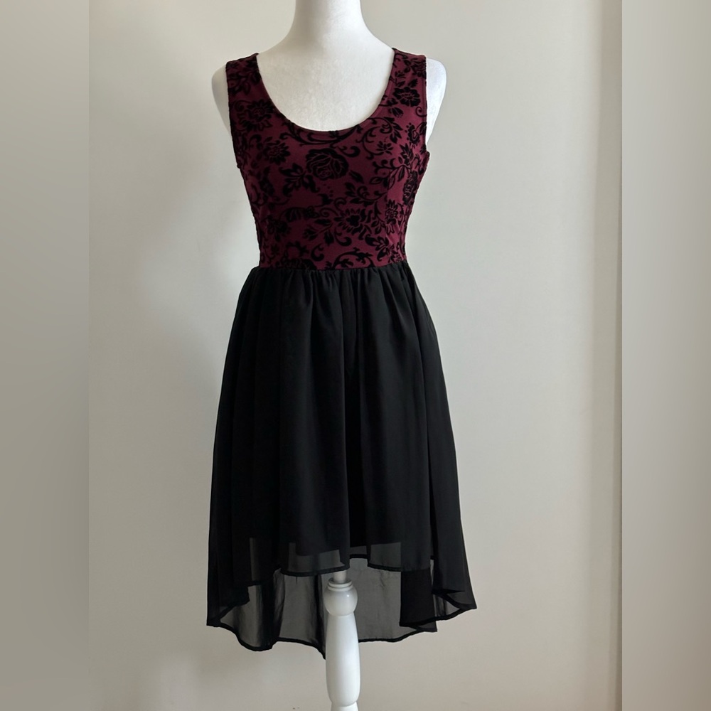 Mimi Chica Vintage Black Burgundy Sleeveless A-Line Dress